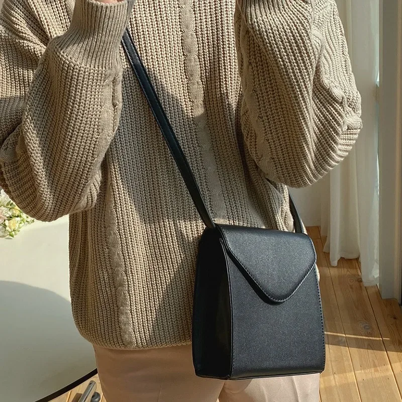 2025 NEW KOREAN VERSION OF THE SIMPLE VERTICAL CELL PHONE BAG LEATHER SENIOR SENSE SHOULDER BAG MEN INS WIND CROSSBODY BAGS - AliExpress 1524