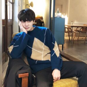 Men’s Premium Argyle Pattern Drop Shoulder Sweater